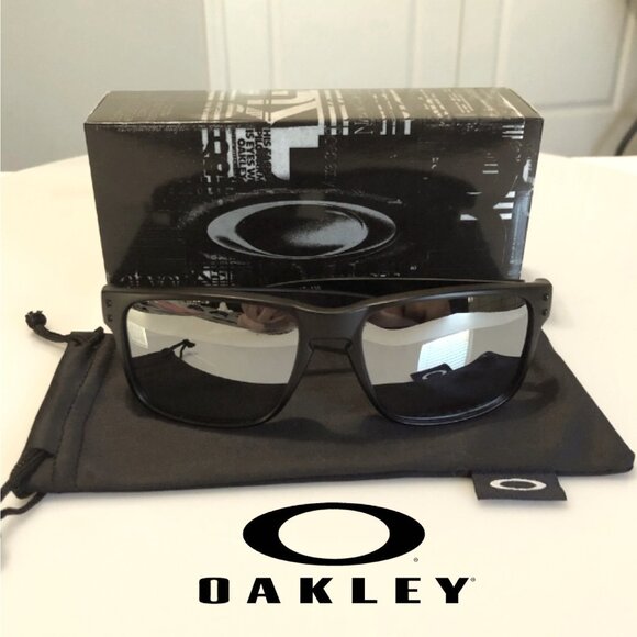Oakley Other - OAKLEY HOLBROOK USA Flag Silver Mirror Polarized Lenses 9102